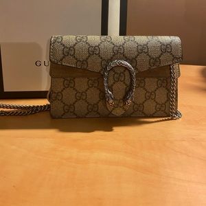 Meet your Posher, Ali